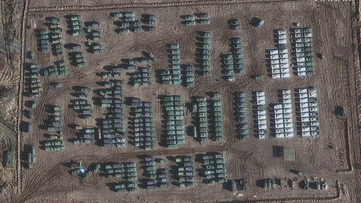 Satelitní snímky dokazují přítomnost ruských jednotek poblíž Ukrajiny